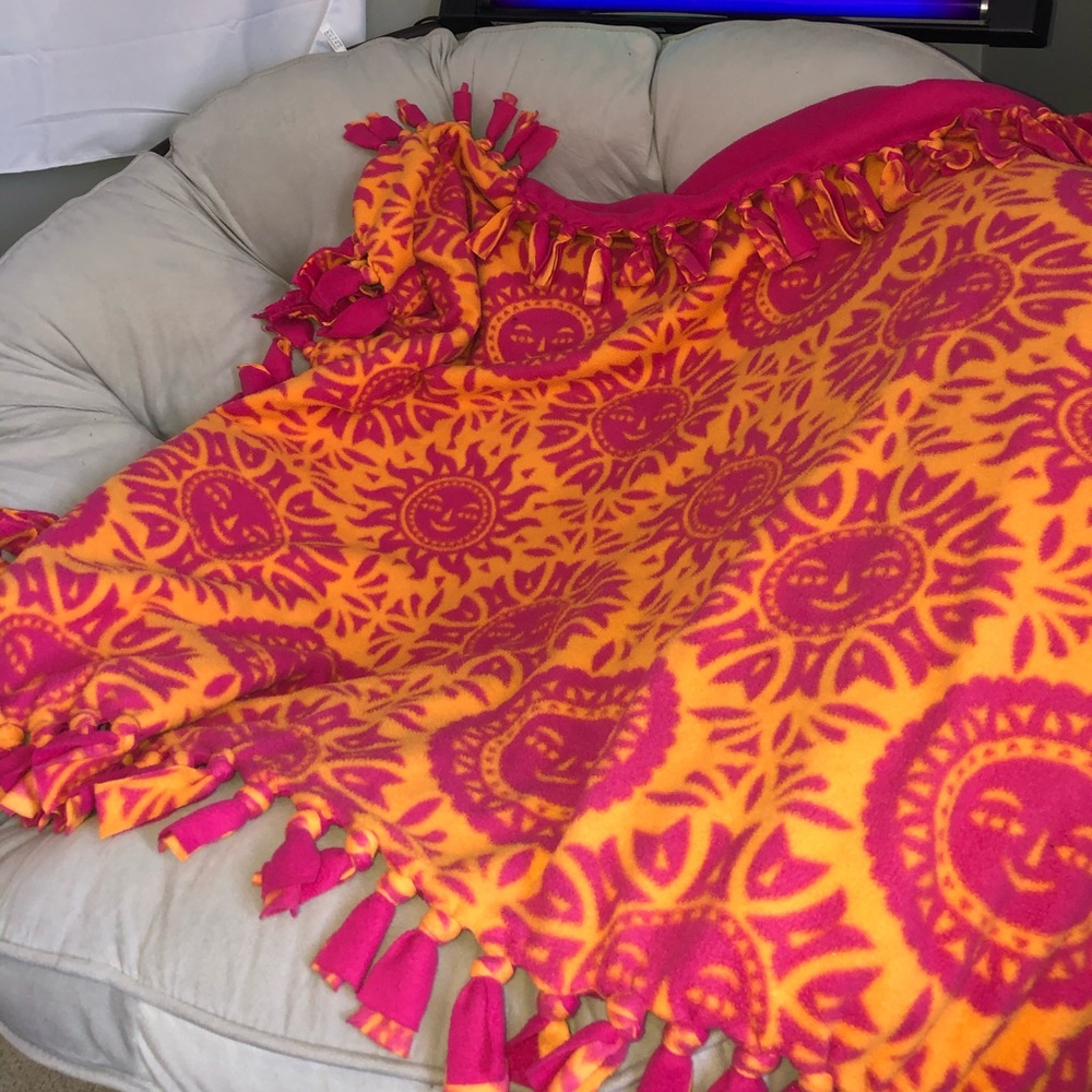 The blanket throw